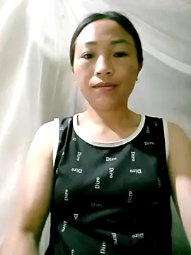 lucybaby00 online show from April 11, 2026, 10:02 pm