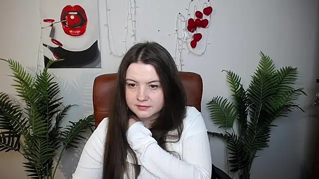 Snapshot of MavkaCute chatting on May 17, 2026, 6:19 pm MavkaCute online show from May 17, 2026, 6:19 pm