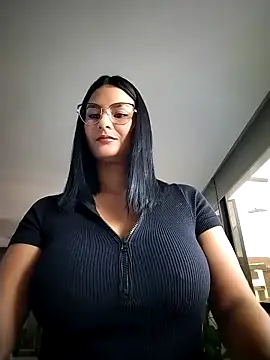 Snapshot of gabysanta_ chatting on November 6, 2025, 1:37 pm gabysanta online show from November 6, 2025, 1:37 pm