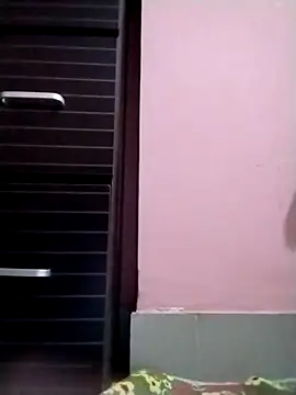 Snapshot of khhlmn chatting on October 5, 2025, 6:31 pm khhlmn online show from October 5, 2025, 6:31 pm