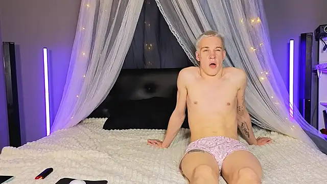 Snapshot of Marius_Venin chatting on October 22, 2025, 5:23 pm Marius Venin online show from October 22, 2025, 5:23 pm