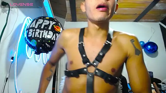 Angel latinboy online show from March 20, 2025, 4:29 am