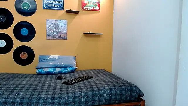 skinnyverus18 online show from March 13, 2026, 7:08 pm