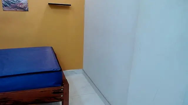 skinnyverus18 online show from April 6, 2026, 7:15 pm