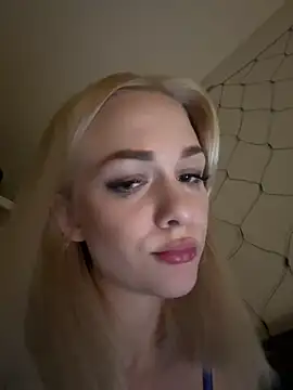 DaryaDoll online show from December 19, 2025, 1:42 am