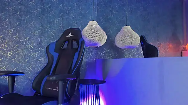 ArthurCox online show from November 22, 2025, 5:34 pm