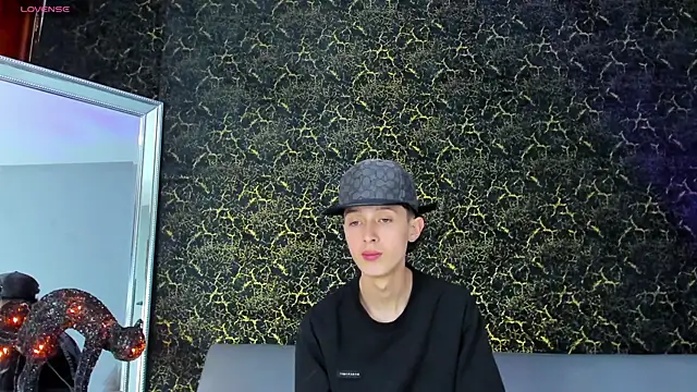 ArthurCox online show from October 22, 2025, 5:34 pm