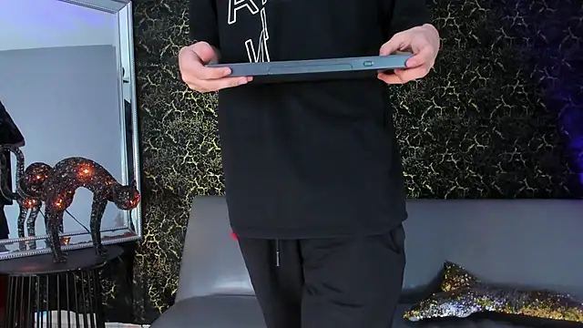 ArthurCox online show from October 24, 2025, 5:23 pm