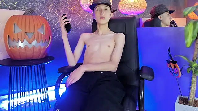 ArthurCox online show from October 26, 2025, 11:38 pm