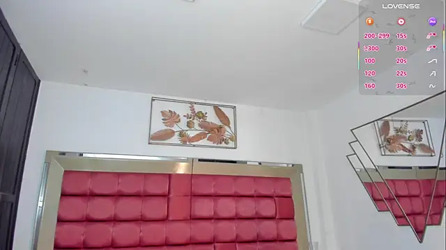 Snapshot of SaraWagner_ chatting on December 17, 2025, 12:15 am SaraWagner online show from December 17, 2025, 12:15 am