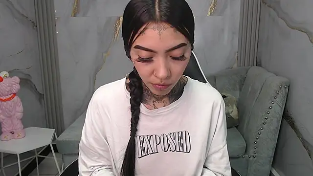 Snapshot of Ashley_Blum_v chatting on November 7, 2025, 8:02 pm Ashley Blum v online show from November 7, 2025, 8:02 pm