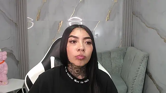 Snapshot of Ashley_Blum_v chatting on November 5, 2025, 8:23 pm Ashley Blum v online show from November 5, 2025, 8:23 pm