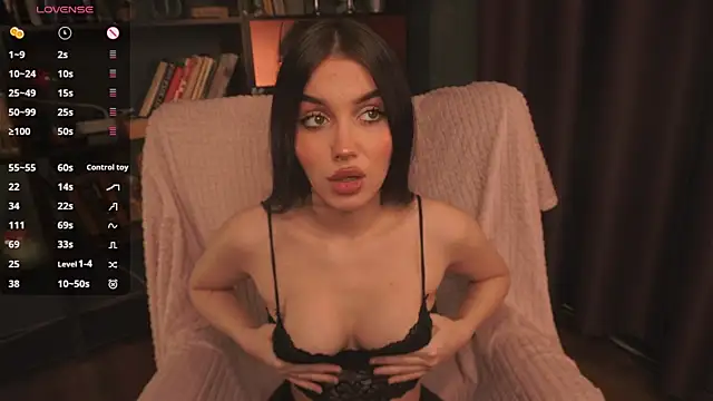 Kamila Bell online show from November 18, 2025, 10:13 pm