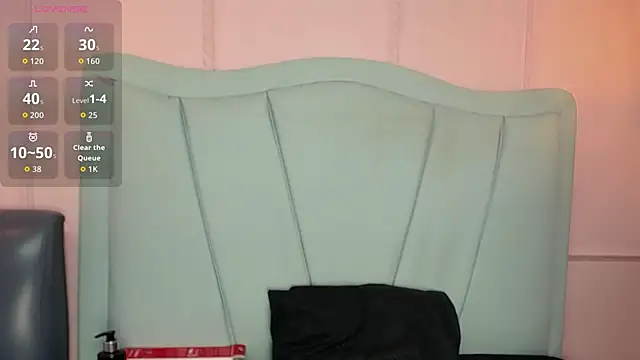 danna7cute online show from December 19, 2025, 9:17 pm