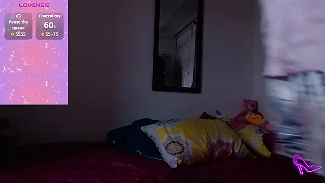 Snapshot of AllysonStonne chatting on November 12, 2025, 7:40 pm AllysonStonne online show from November 12, 2025, 7:40 pm