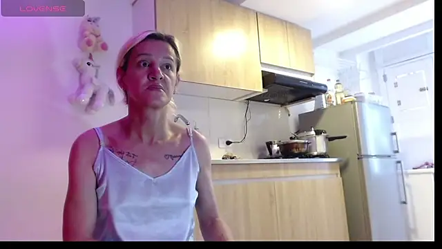 AllysonStonne online show from March 27, 2026, 7:04 pm