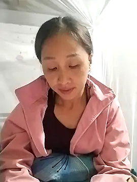 Snapshot of cute_love00 chatting on October 24, 2025, 3:16 am cute love00 online show from October 24, 2025, 3:16 am