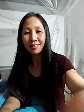 Snapshot of cute_love00 chatting on November 9, 2025, 10:30 am cute love00 online show from November 9, 2025, 10:30 am