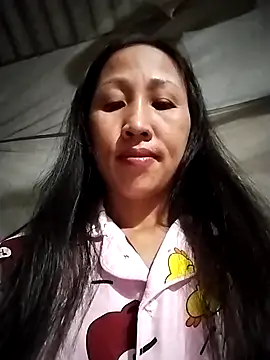 Snapshot of cute_love00 chatting on November 7, 2025, 9:30 pm cute love00 online show from November 7, 2025, 9:30 pm