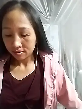 Snapshot of cute_love00 chatting on November 8, 2025, 10:24 pm cute love00 online show from November 8, 2025, 10:24 pm