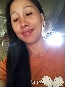 Snapshot of cute_love00 chatting on October 26, 2025, 3:29 am cute love00 online show from October 26, 2025, 3:29 am