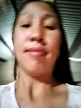 Snapshot of cute_love00 chatting on November 12, 2025, 3:32 am cute love00 online show from November 12, 2025, 3:32 am