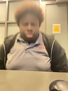 Snapshot of Breezylws chatting on September 30, 2025, 5:57 am Breezylws online show from September 30, 2025, 5:57 am