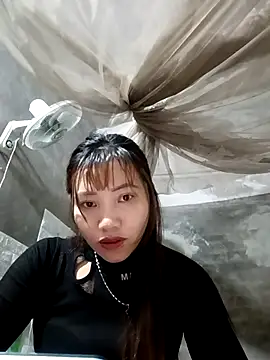 Snapshot of adbosa_00 chatting on November 12, 2025, 8:29 am adbosa 00 online show from November 12, 2025, 8:29 am