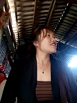 Snapshot of adbosa_00 chatting on November 13, 2025, 8:40 am adbosa 00 online show from November 13, 2025, 8:40 am