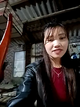 Snapshot of adbosa_00 chatting on November 3, 2025, 2:20 pm adbosa 00 online show from November 3, 2025, 2:20 pm