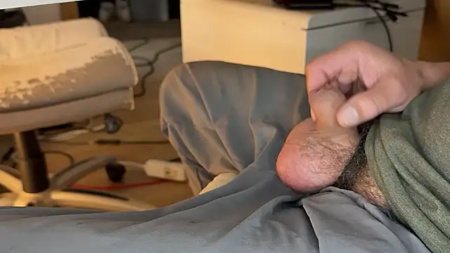 Snapshot of hornysmallcockgermany chatting on November 5, 2025, 8:50 am hornysmallcockgermany online show from November 5, 2025, 8:50 am