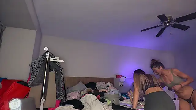 Snapshot of bbgurlnickii chatting on December 16, 2025, 12:31 pm bbgurlnickii online show from December 16, 2025, 12:31 pm