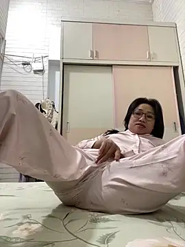 Snapshot of Vitamin_sexy chatting on December 14, 2025, 11:43 pm Vitamin sexy online show from December 14, 2025, 11:43 pm