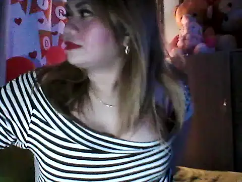 Snapshot of Miss_Heart chatting on November 6, 2025, 10:08 am Miss Heart online show from November 6, 2025, 10:08 am