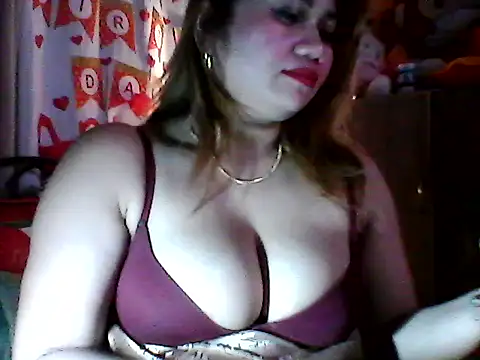 Snapshot of Miss_Heart chatting on November 12, 2025, 6:12 pm Miss Heart online show from November 12, 2025, 6:12 pm