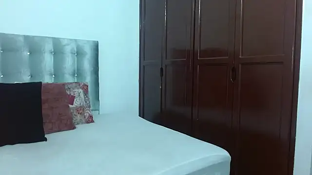 Snapshot of DaiishaWolf chatting on September 10, 2025, 7:02 pm DaiishaWolf online show from September 10, 2025, 7:02 pm