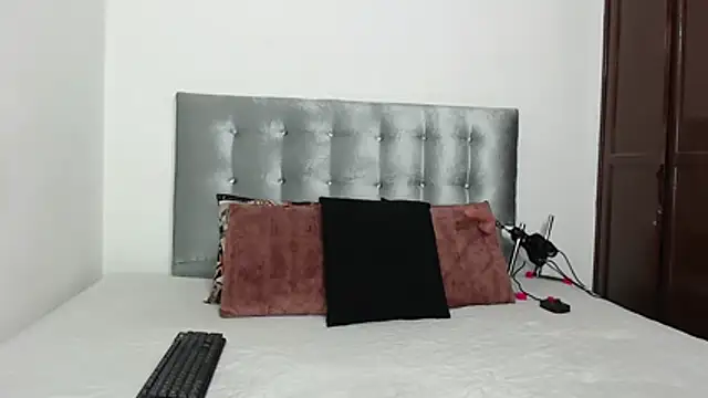 Snapshot of DaiishaWolf chatting on February 14, 2026, 9:53 am DaiishaWolf online show from February 14, 2026, 9:53 am