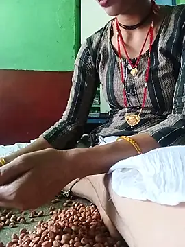 Snapshot of SpicyRoshni chatting on June 7, 2026, 6:18 am SpicyRoshni online show from June 7, 2026, 6:18 am