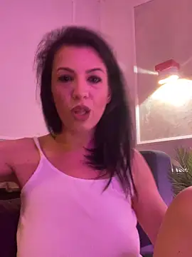 Snapshot of AlyaRei chatting on May 1, 2026, 6:57 pm AlyaRei online show from May 1, 2026, 6:57 pm