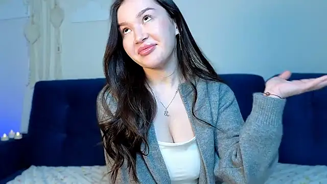 LexeeLuv online show from February 18, 2026, 4:10 am