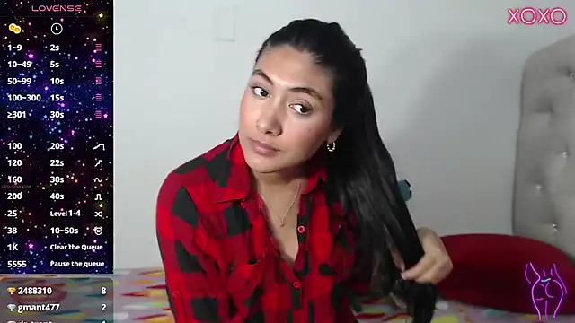 Snapshot of Allison_19__ chatting on November 11, 2025, 4:29 am Allison 19 online show from November 11, 2025, 4:29 am