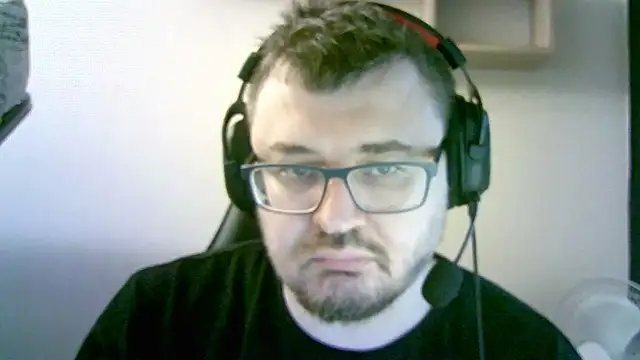 Snapshot of SirAbuser chatting on November 19, 2025, 6:46 am SirAbuser online show from November 19, 2025, 6:46 am