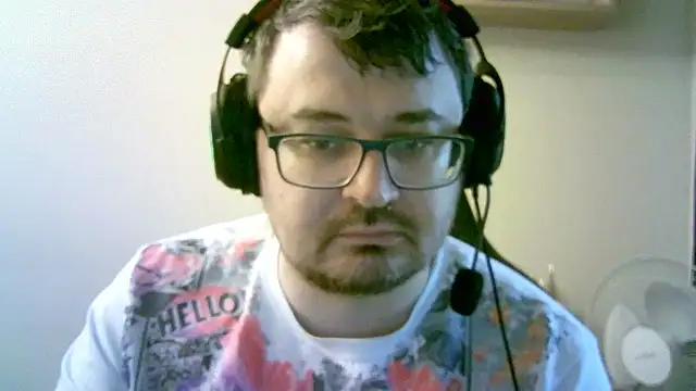 Snapshot of SirAbuser chatting on November 5, 2025, 8:28 am SirAbuser online show from November 5, 2025, 8:28 am