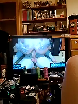 VicTimLove online show from November 7, 2025, 8:57 pm