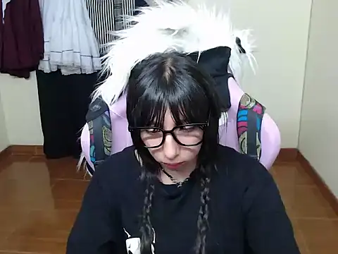 Snapshot of ScarlettShirahoshi chatting on December 13, 2025, 11:11 pm ScarlettShirahoshi online show from December 13, 2025, 11:11 pm