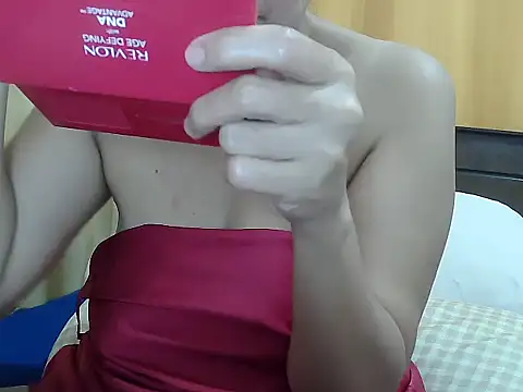 Elara8309 online show from May 9, 2026, 1:53 am