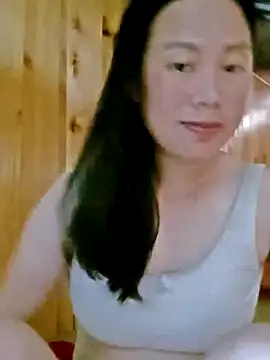 Snapshot of LyyChac chatting on September 18, 2025, 5:54 am LyyChac online show from September 18, 2025, 5:54 am