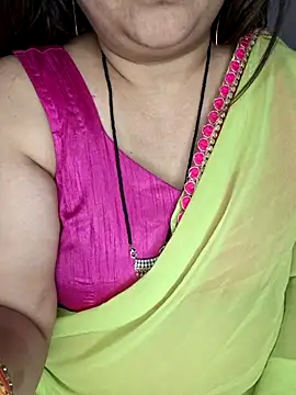 Snapshot of indian-hotmilfs chatting on January 15, 2026, 6:33 pm indian-hotmilfs online show from January 15, 2026, 6:33 pm
