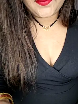 Snapshot of indian-hotmilfs chatting on November 7, 2025, 6:45 pm indian-hotmilfs online show from November 7, 2025, 6:45 pm