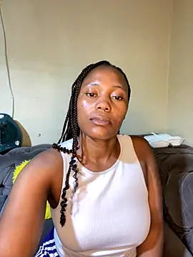 PrettyHeartz online show from December 3, 2025, 9:58 pm